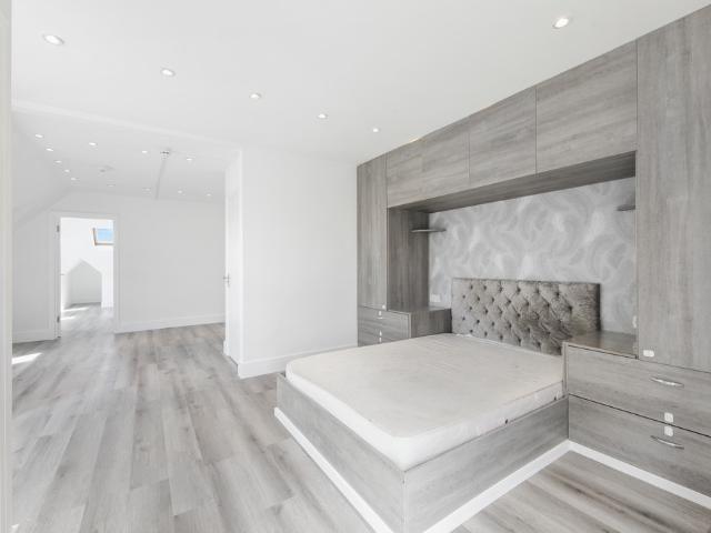 Property in Golders Green Road, London, NW11 8HG