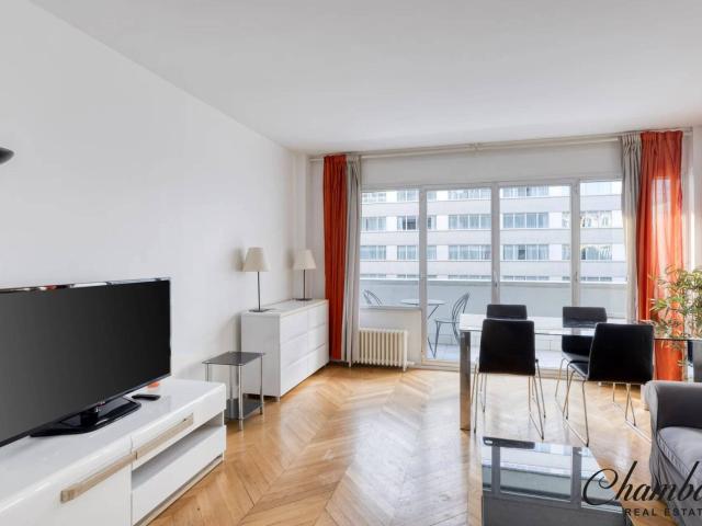 Property Rental: Apartment in Paris 15th, Grenelle district Chambard Real Estate