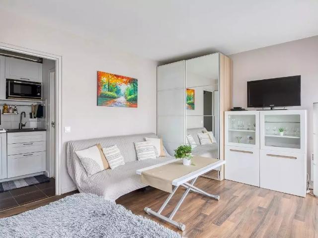 Property Rental: Apartment in Paris 15th, Necker district Chambard Real Estate