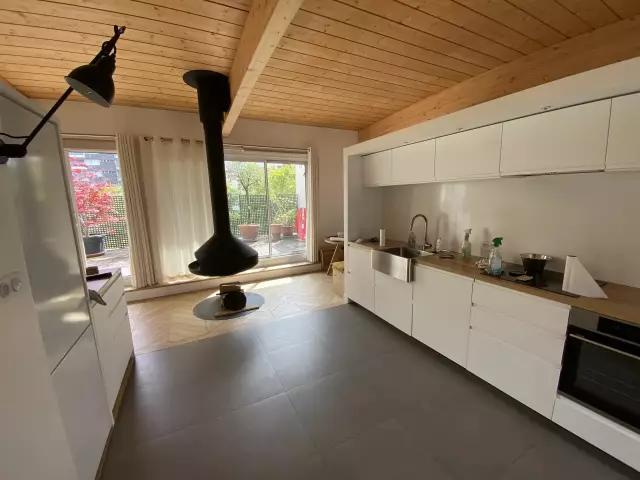 Property Rental: Apartment in Paris 11th