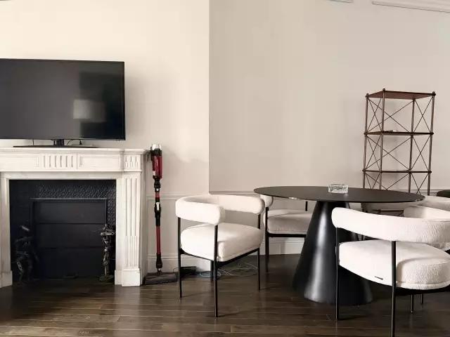 Property Rental: Apartment in Paris 7th, École Militaire district Chambard Real Estate