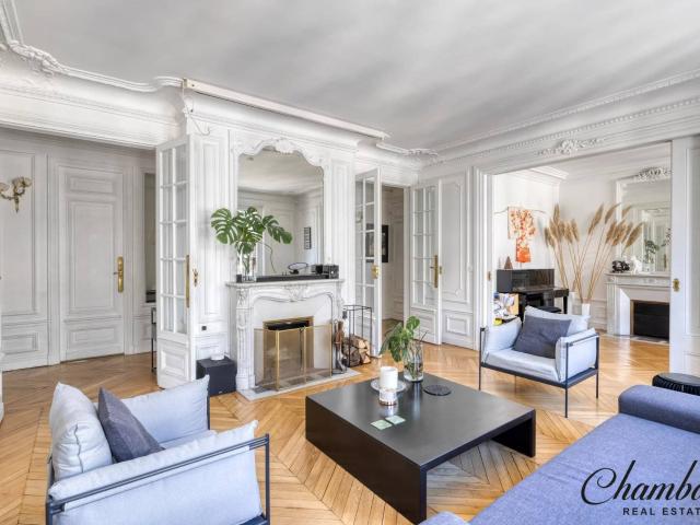 Property Rental: Apartment in Paris 7th, Gros Caillou district Chambard Real Estate