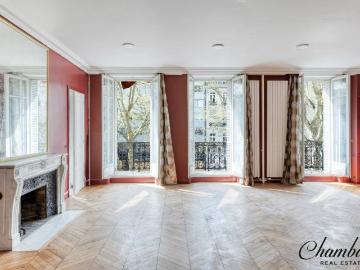 Property Rental: Apartment in Paris 8th Chambard Real Estate