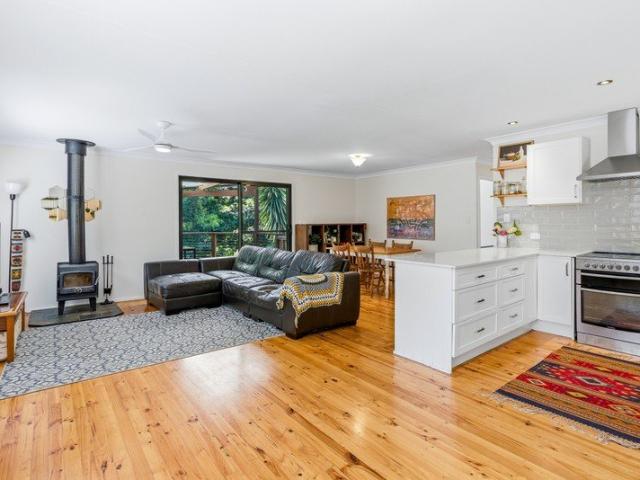 Properly Manage I Tranquil Retreat in Tamborine Mountain: Charming 3 Bedroom Home with Breathtaking Views