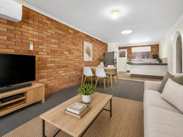 Properly Managed I Convenient & Low Maintenance Two Bedroom Unit Close to Train Station & Shops