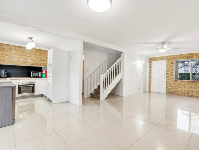 Properly Managed I Charming 3 Bedroom House in Edens Landing Perfect for Families or Professionals