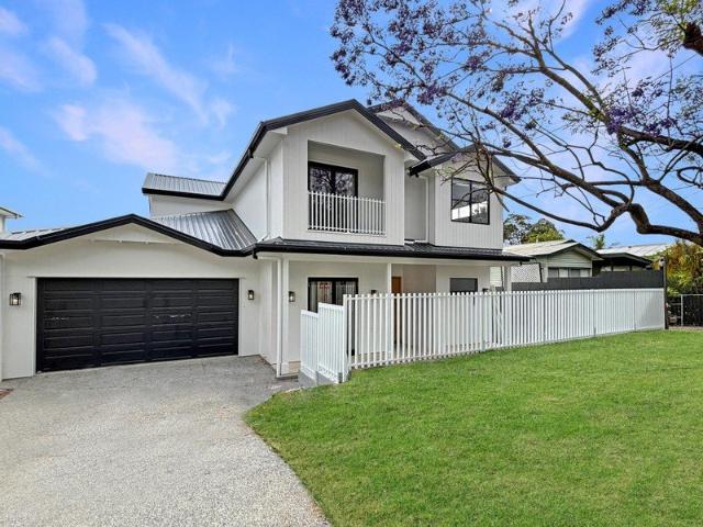Properly Managed I Discover Elegant Family Living at 21 Parkview Street Your Dream Home Awaits in Mitchelton's Premier Suburb!