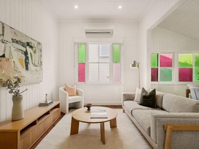 Properly Managed I Discover Timeless Elegance: Restored 1920s Queenslander in Morningside!