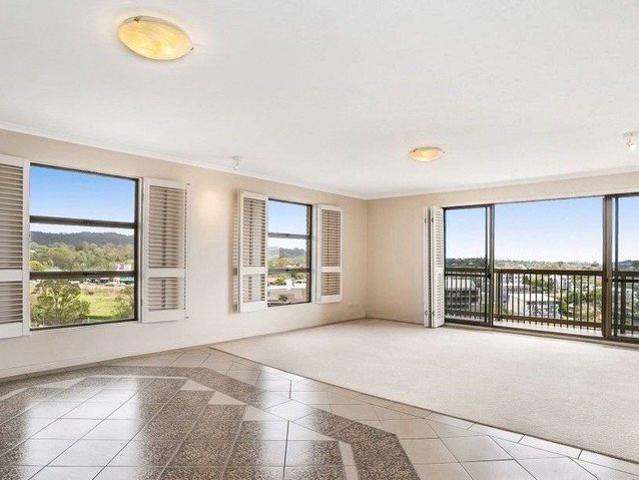 Properly Managed I Enviable Three Bedroom Apartment With Panoramic Views!