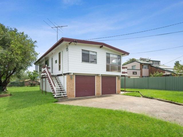 Properly Managed I Family Home Of Space And Flexibility!