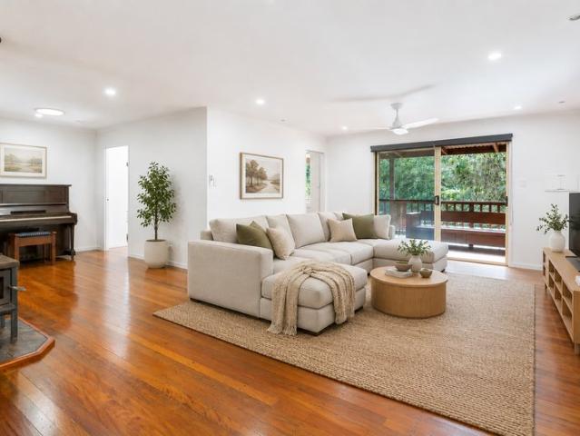 Properly Managed I One Week Rent Complimentary I Charming 3 Bedroom Rental with Serene Mountain Views in Tamborine Mountain!