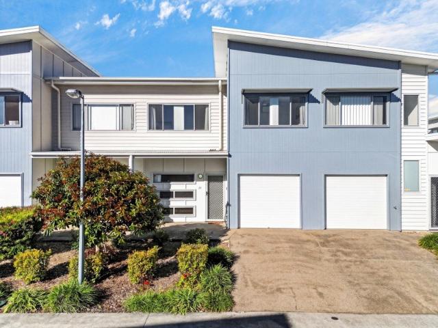 Properly Managed I Modern 3 bedroom townhouse in a convenient Warner location