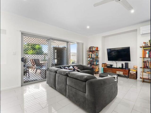 Properly Managed I Modern 4 Bedroom Warner Property with Open Plan Living!