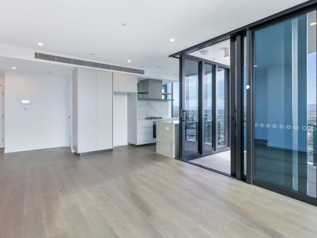 Properly Managed I New Build Luxury Apartment in Vibrant Broadbeach