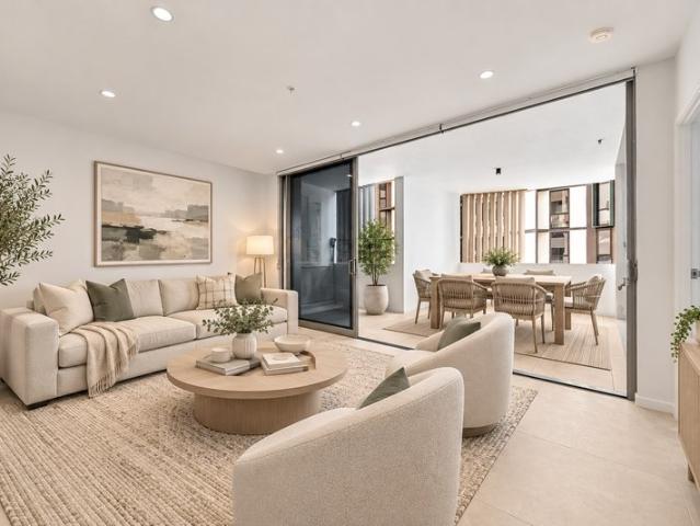 Properly Managed I Sophisticated Apartment with Expansive Outdoor Living