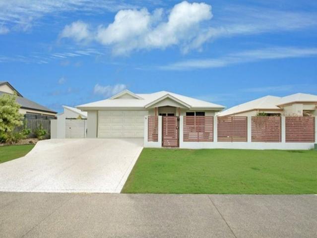 Properly Managed I Spacious Family Home with Pool & Side Access Kawana Island