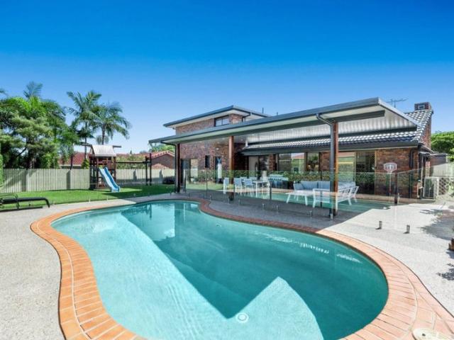 Properly Managed I Spacious Family Living with Pool in Manly West