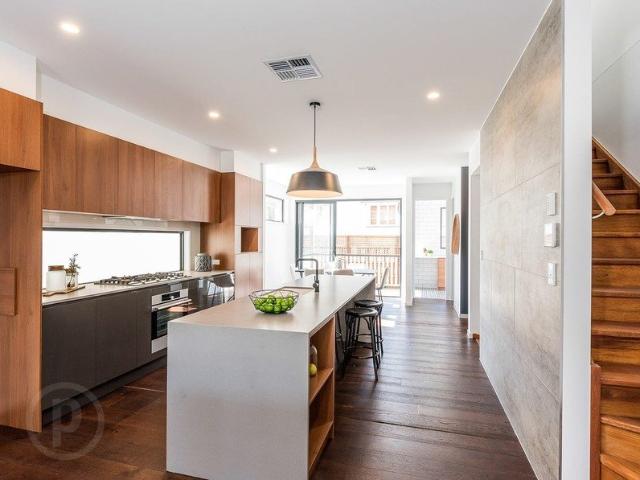 Properly Managed I Spacious Family Living in the Heart of Balmoral