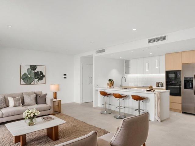 Properly Managed I Premium Coastal Apartment with Ocean Views & White Goods Included 1 week FREE rent