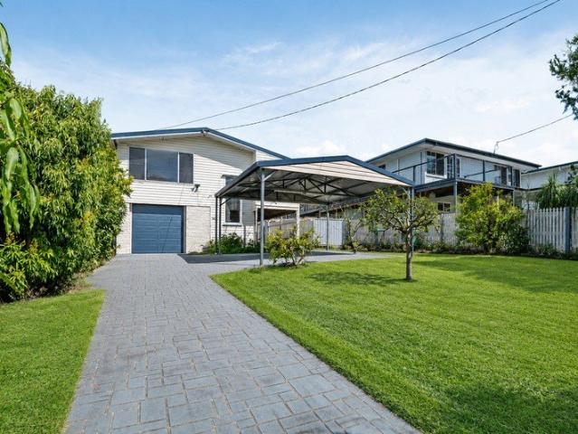 Properly Managed I Versatile Dual Living in a Convenient Arana Hills Location