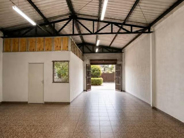 Propiedad Comercial en Av. Eyzaguirre con Santo Domingo, Puente Alto | Casa y Galpones | 4 dormitorios por 12300.00 en Puente Alto