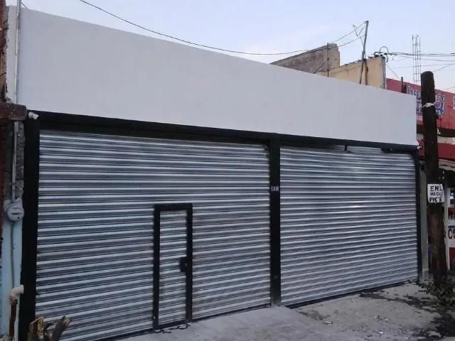 Propiedad comercial en ubicación estratégica, con gran flujo y alta visibilidad, ideal para negocios