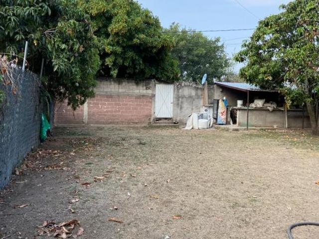 Propiedad con terreno de 2,142 m² y construcción existente