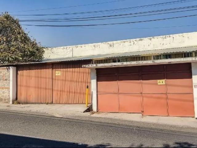 Propiedad con uso de suelo mixto ubicada sobre avenida subida Chalma