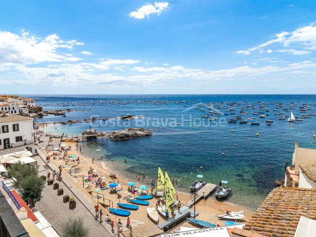 Propiedad con vistas al mar en venta junto a la playa de Por. 321m² Calella de Palafrugell