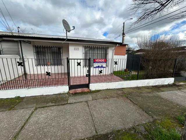 Propiedad con 2 casas cerca de Inacap 1776 | dormitorios por 120000. 00 en Chillán