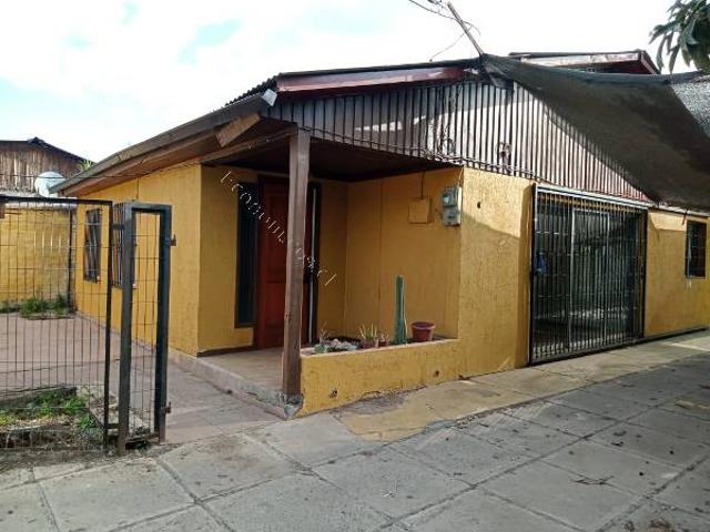 Propiedad con 2 casas en arriendo en Melipilla