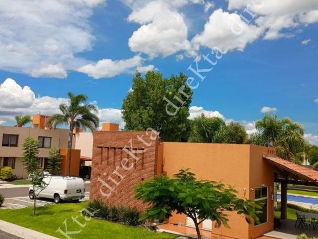 PROPIEDAD BANCARIA, en VENTA Casa en condominio PUERTA REAL, 3 rec. 2.5 baños, Privada c/amenidades