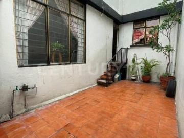 Propiedad bien conservada lista para habitar