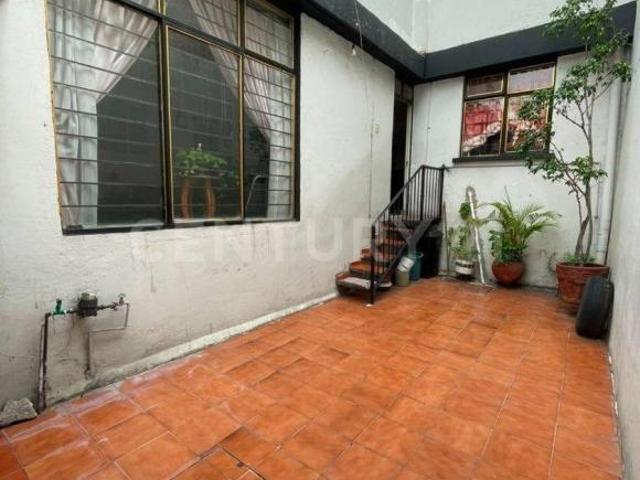 Propiedad bien conservada lista para habitar