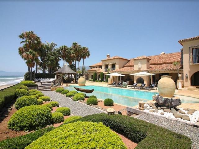 Propiedad de 2100 m2 en venta Marbella, España