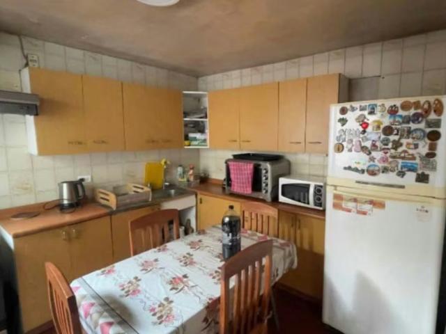 Propiedad de dos pisos, 4 Dormitorios 2 Baños 3 Es | 4 Dormitorios por 205000. 00 en Cerrillos