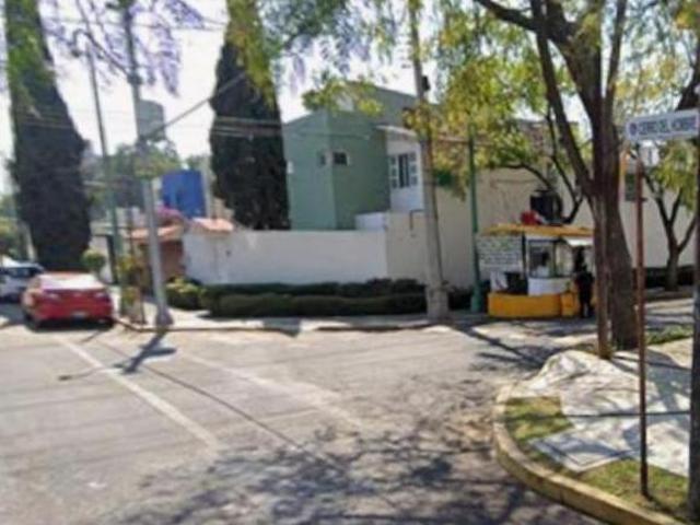 PROPIEDAD DE REMATE EN ROMERO DE TERREROS COYOACAN