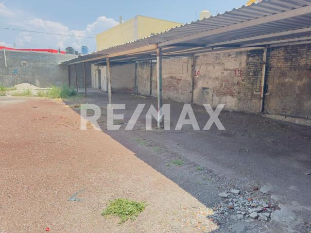 Propiedad de Uso Mixto con Alto Potencial de Desarrollo Residencial