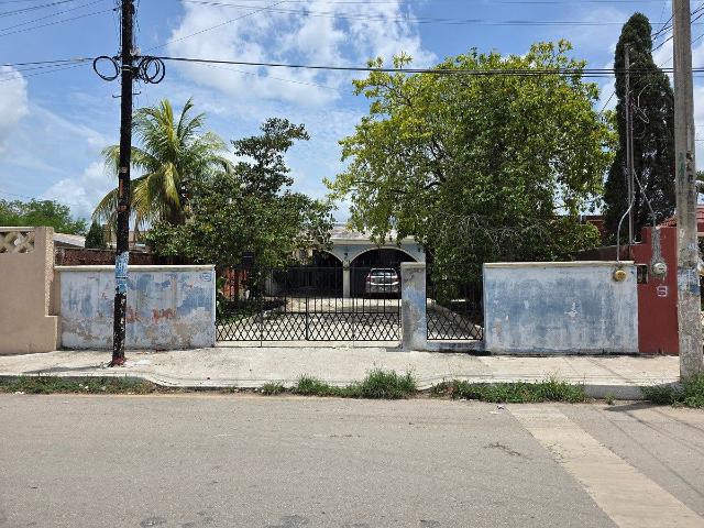 PROPIEDAD EN AVENIDA IDEAL PARA NEGOCIO
