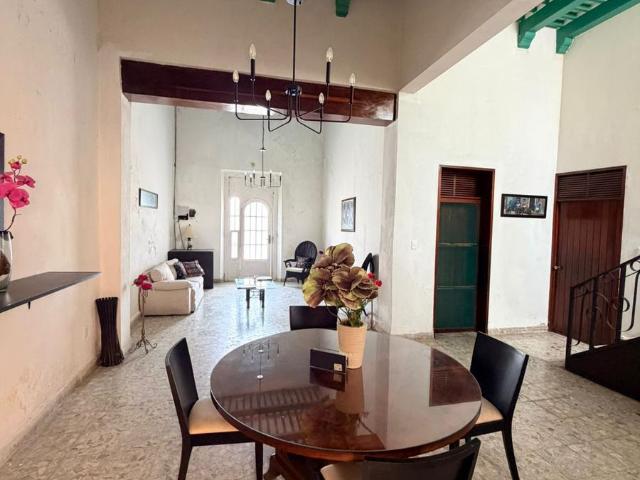 PROPIEDAD EN RENTA O VENTA FRENTE A LA MURALLA DE CAMPECHE