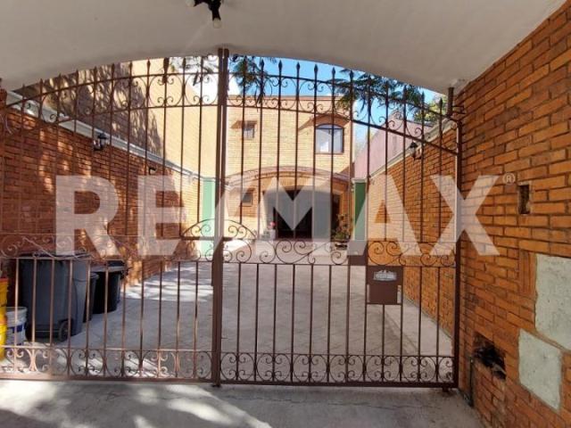 PROPIEDAD EN VENTA: 3 LOFTS Y 6 HABITACIONES/IDEAL PARA INVERSIÓN O USO MIXTO EN OAXACA