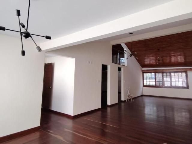 Propiedad en Venta con ?reas Comerciales Avenida Araucarias