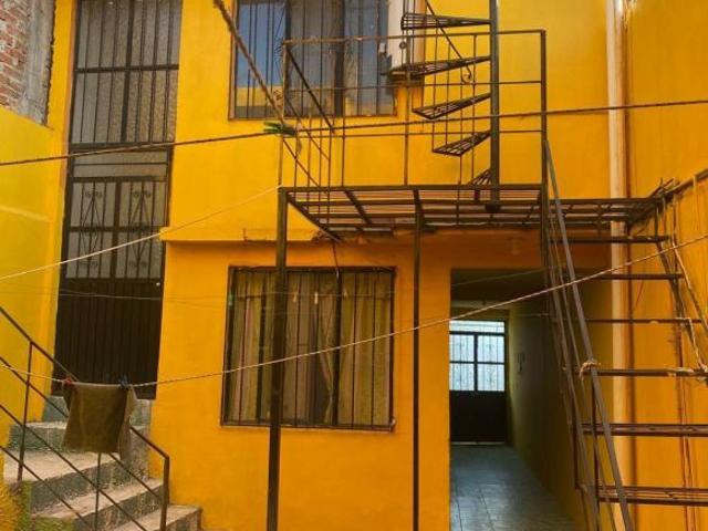Propiedad en Venta con 4 Departamentos 4