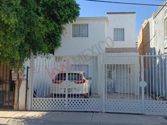 Venta de casa en Hacienda Dorada