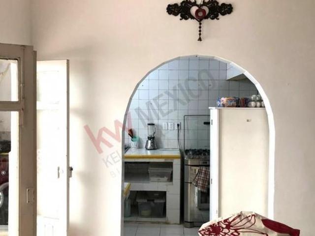 Propiedad en Venta gran ubicación sobre emblemática calle de Centro Histórico de Querétaro