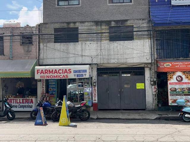 PROPIEDAD EN VENTA DEPARTAMENTOS Y LOCAL