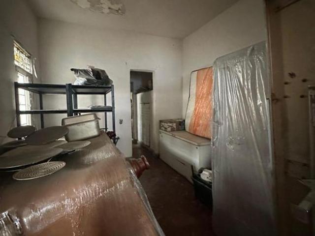 Propiedad en venta en el Centro de Monterrey, ideal para inversión o proyecto de remodelación