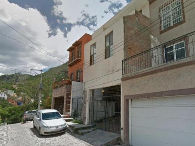 PROPIEDAD EN VENTA EN LOMAS DE ZARAGOZA 5, MUNICIPIO DE GUANAJUATO, GUANAJUATO