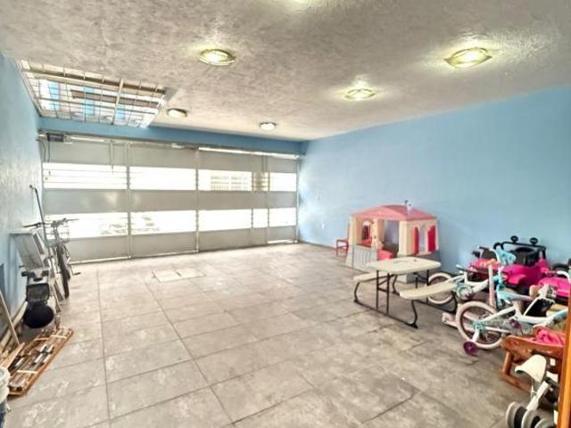 Propiedad en venta en Mezquitan Country, por la Glorieta Colon
