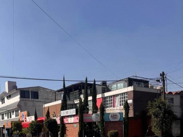 Propiedad en venta en Tlalnepantla de Baz – Edificio en esquina con departamentos y locales comercia